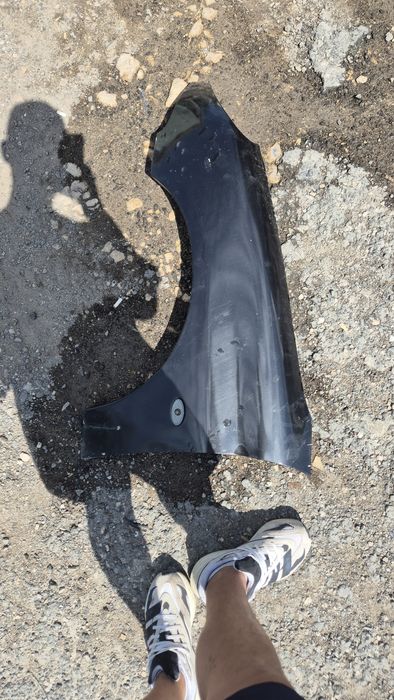 Оригинален Ляв калник за Пежо 206 98- 2005г