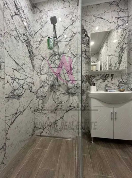 Дава се под наем Четиристаен апартамент в Варна, Общината - 125 кв.м за 1200 € - Снимка #7