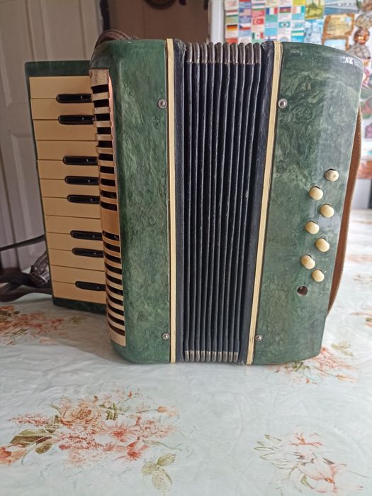 Аккордион  продам