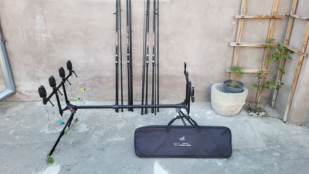 Set Rod pod Carp Expert/4 lansete Master Carp 3.90/4 Avertizoare/4 Swingere Carp Hunter