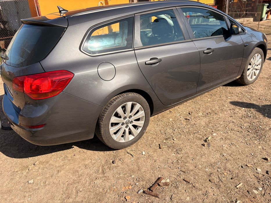 Vand Opel Astra J Sportstourer 2011