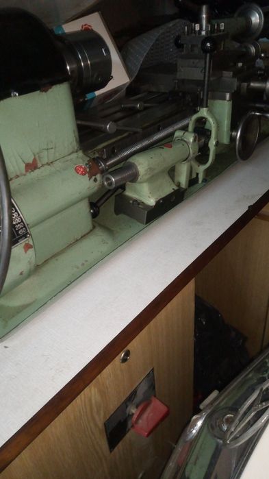 Продавам часовникарски струг ТОС МН80А
