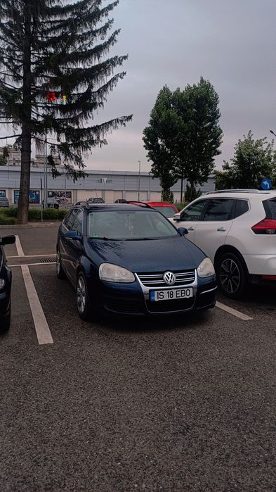 Vând Volkswagen Golf