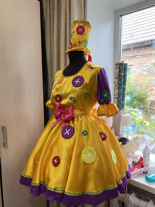 Продам костюм клоунессы