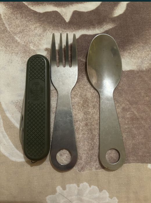 Продавам лот от три ножа