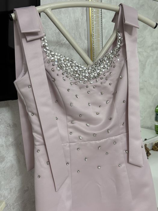 Продам платья вечеряя.