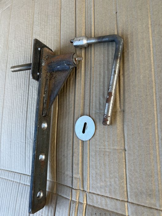 Винтовой замок продаю