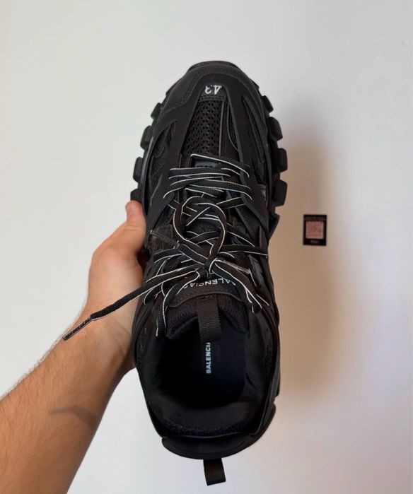 Balenciaga track