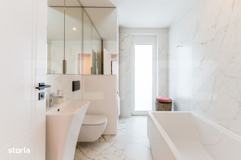 Apartament 3 camere, 95 mp, 2 parcari, zona UMF