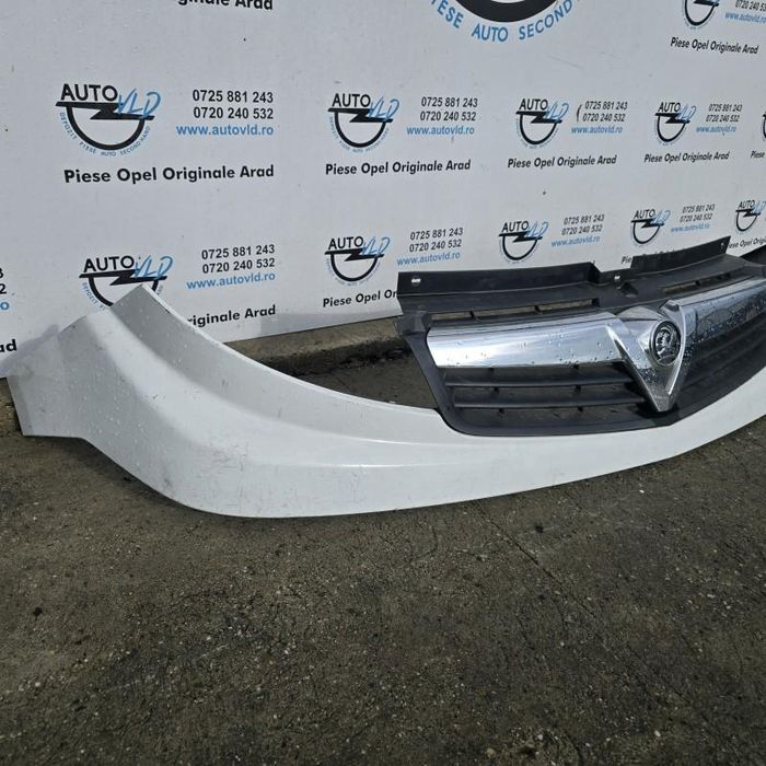 Ornament bara fata superioara cu grila radiator UK Opel Vivaro