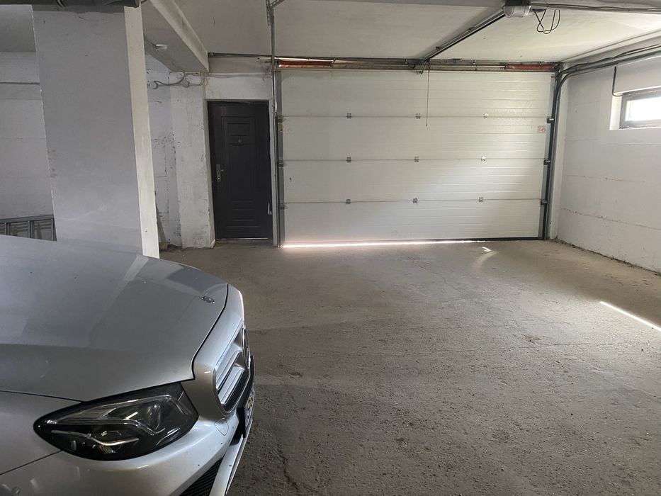 Apartament 3 camere,2 parcari supra/subterana,boxa,Valea Lupului