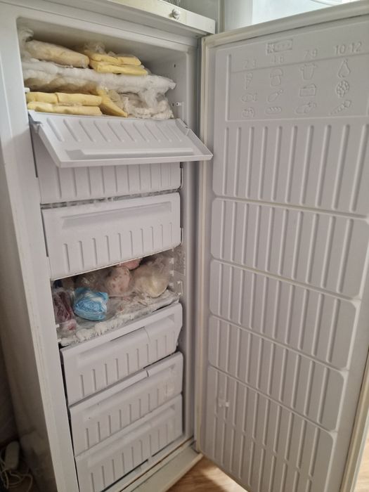 Морозильник вертикальный