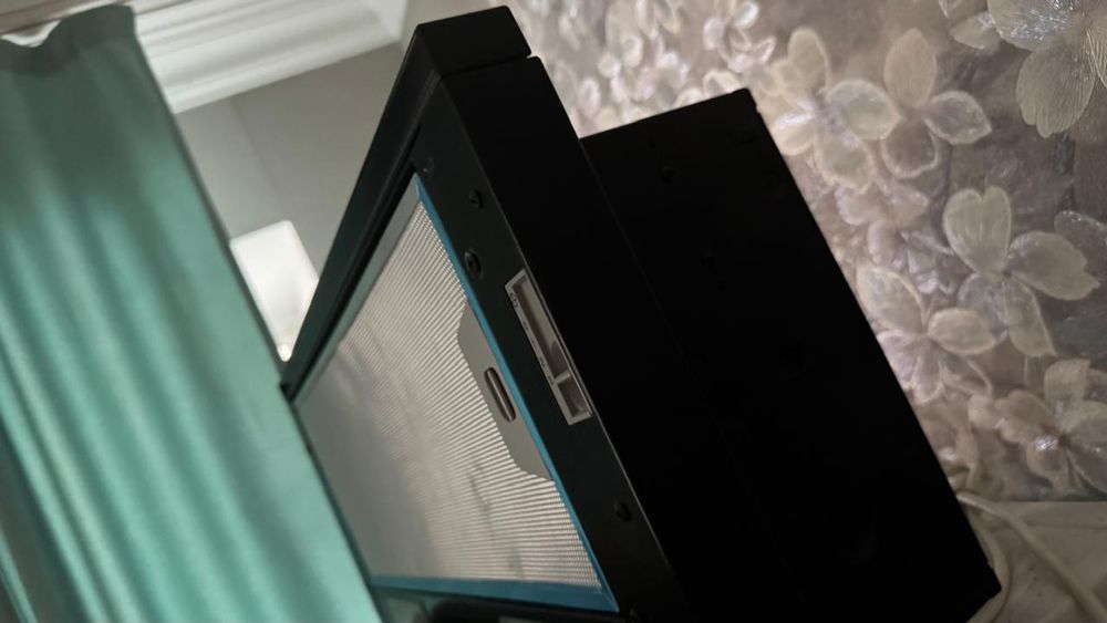 Продам вытяжку кухунную