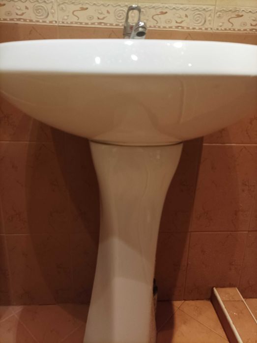 Порцеланова мивка fayans със смесител и ботуш