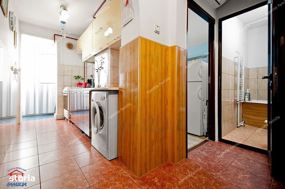 Apartament 2 camere decomandate, Micro 19 etaj 7/10, vedere panoramică
