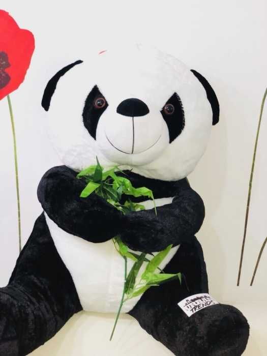 Urs panda plus usulet panda mare imens gigant