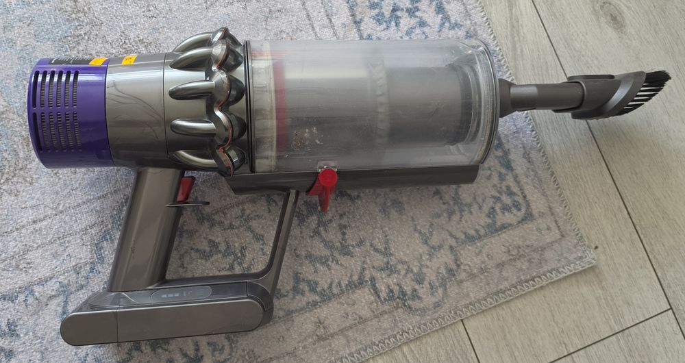 Прахосмукачка Dyson SV12
