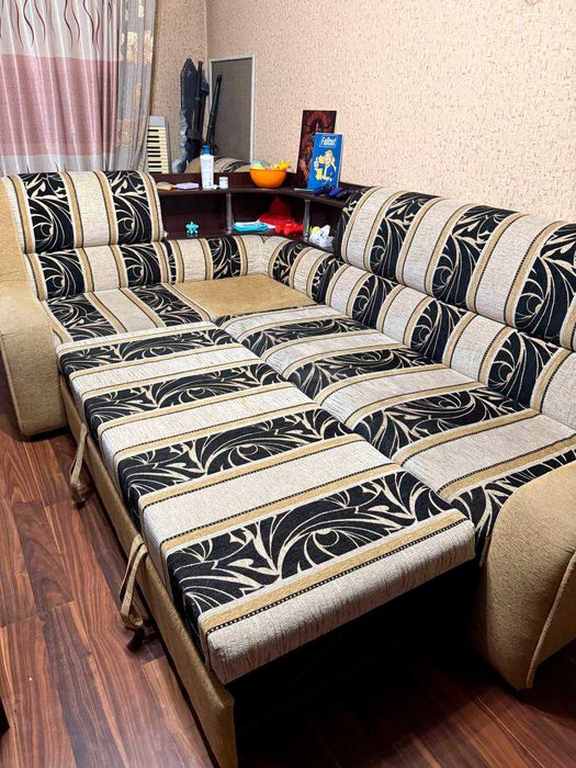 Раскладной диван + кресло + столик