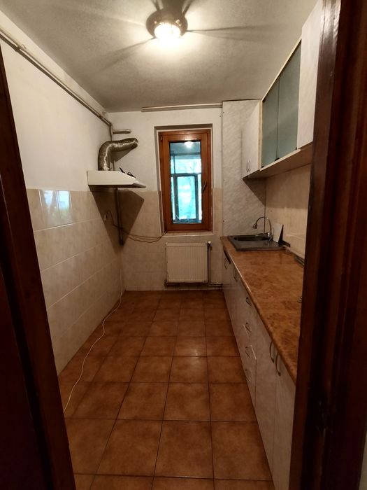 Vând apartament 2 camere onesti str.emil rebleanu