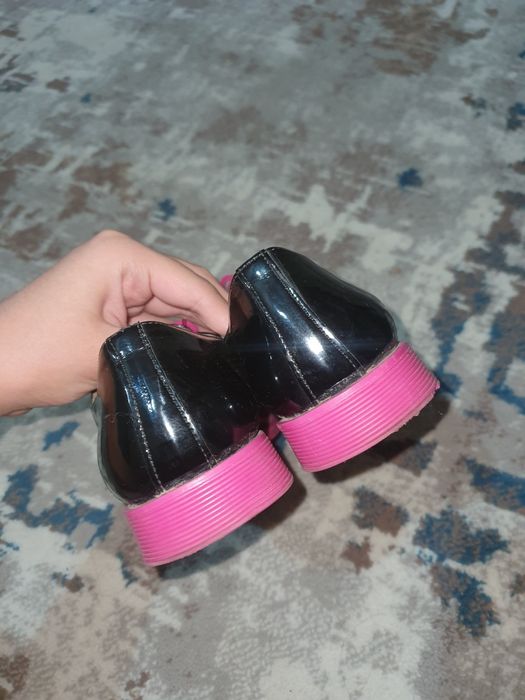 Продам женские лакированные туфли