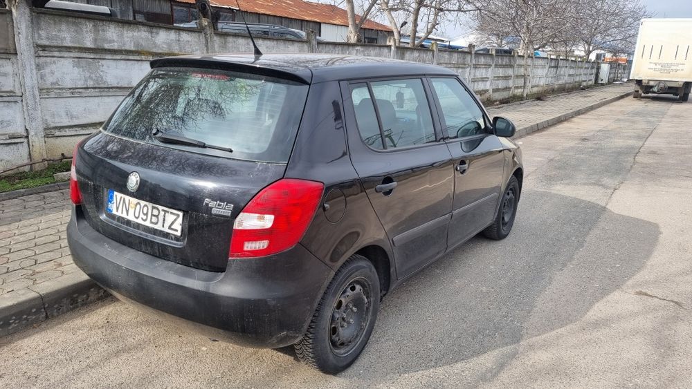 Skoda fabia 2 beNzina 1.2 +GPL an 2011 km 200ooo