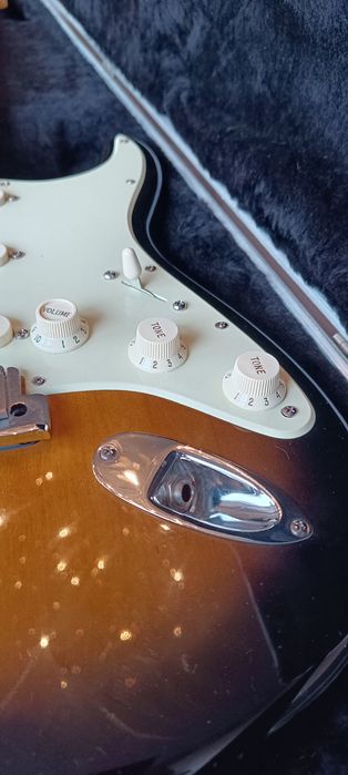 American Deluxe Stratocaster® “V” Neck (2004-2010)