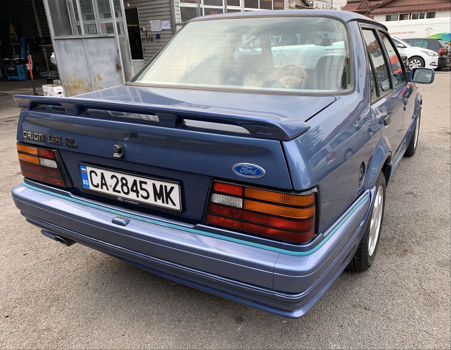 Ретро автомобил Форд Орион РС пакет RS Ford Orion олдтаймер класик XR3