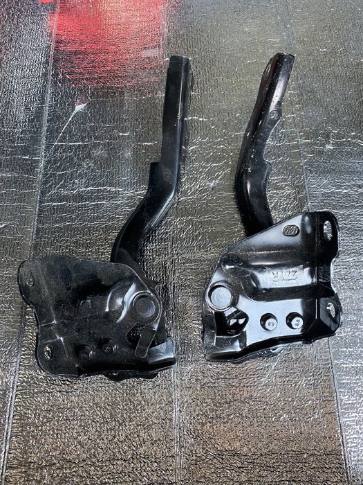 Петля капота Prado 150