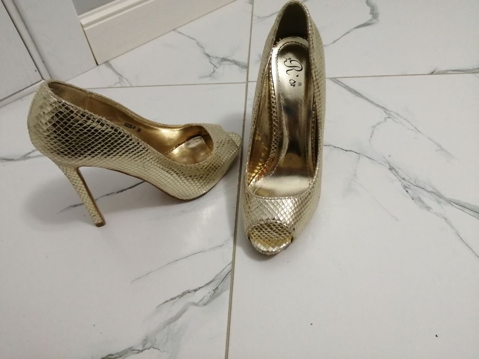 Кожаные туфли отличного качества