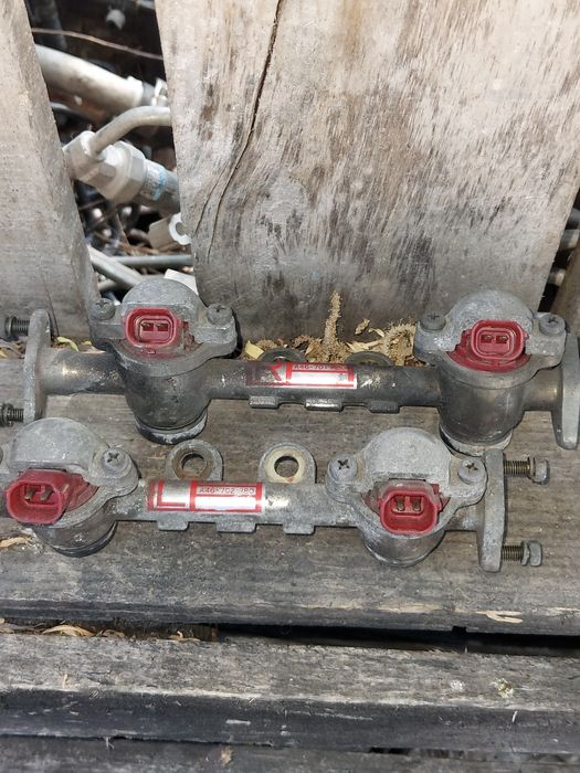 Форсунки двигателя  на     Subaru Legacy 1996 год .