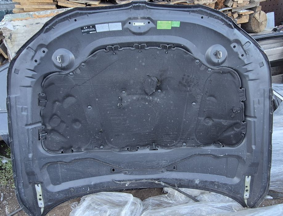 Капотна  бмв е60