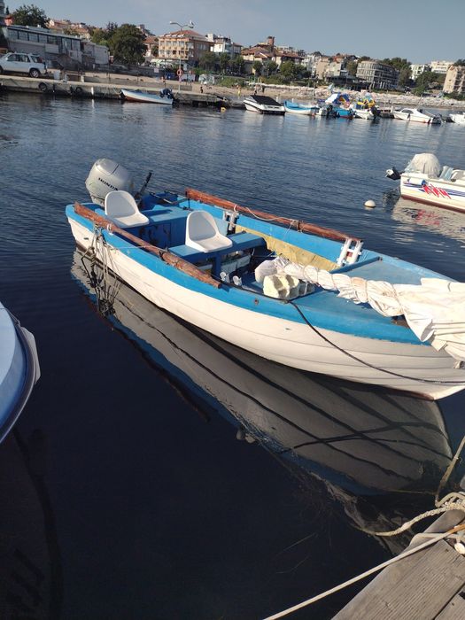 Лодка -ял 4 -3300 лв. +двигател Хонда-3500 лв