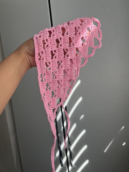 Косынка розовая вязанная