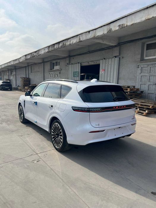 Voyah Free+ 2026 kuzov Oq kuzov Bardoviy salon