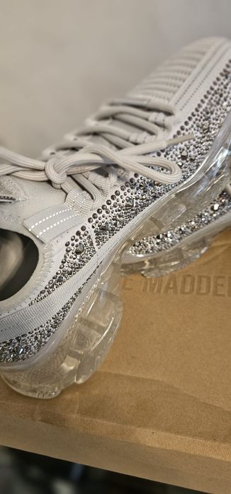 Продавам маратонки Steve  Madden