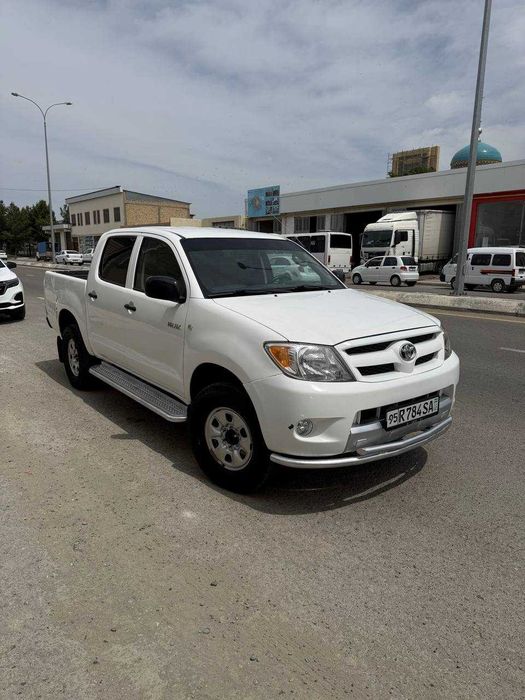 Hilux Totota  холати яхши