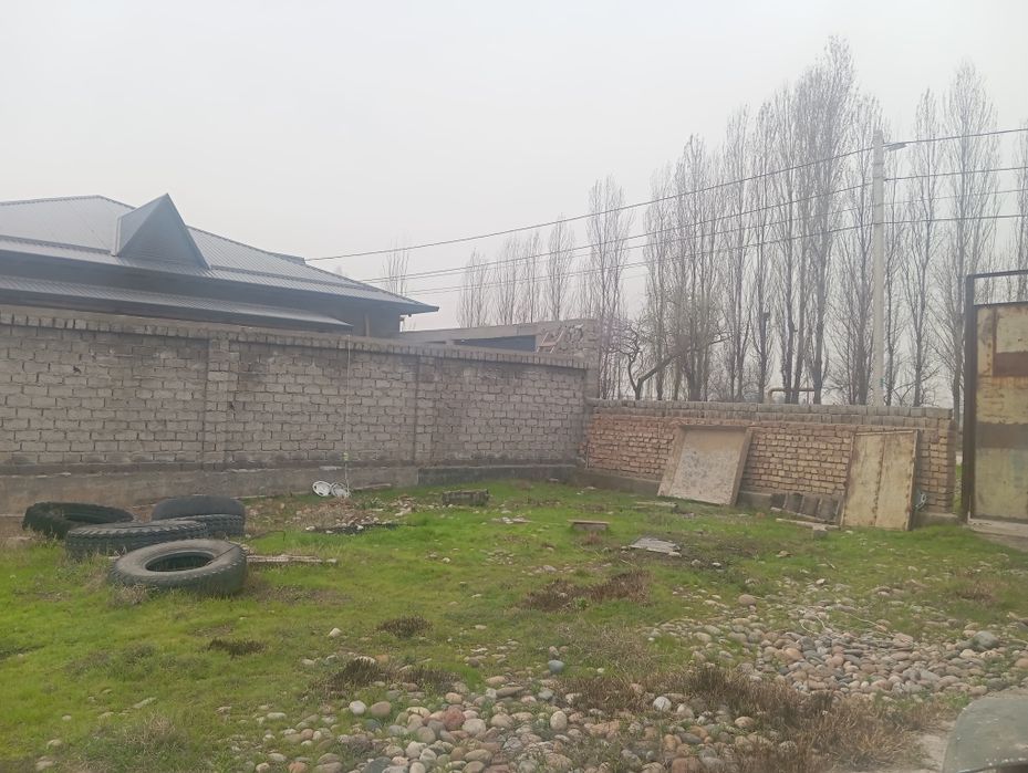 Srochno sotiladi 2 sotix tekis joy fasadiyam bor 0.5 sotixga yaqin