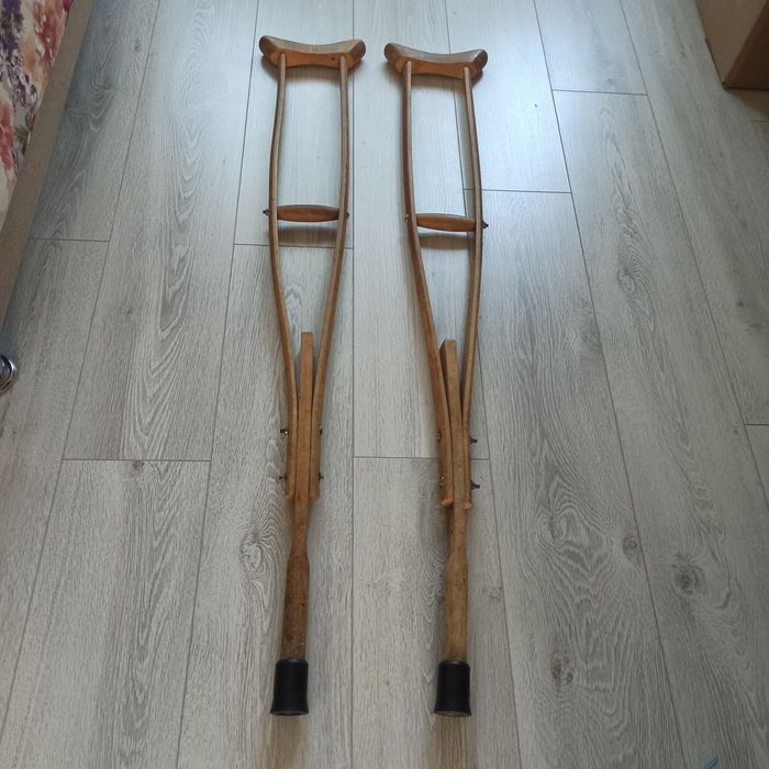 Продам костыли подмышечные взрослые