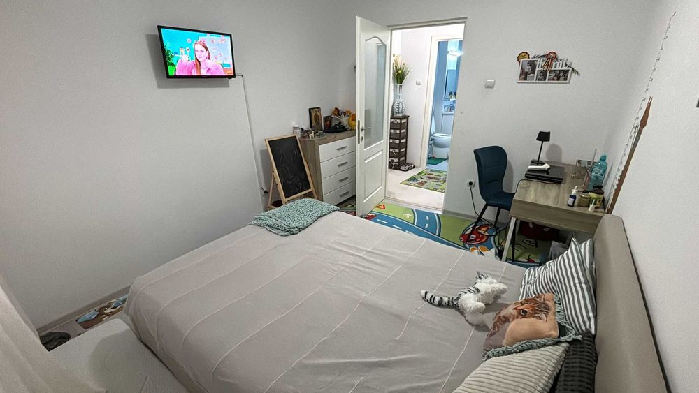 Apartament 4 camere decomandat, Central, 82mp, etaj 3/4