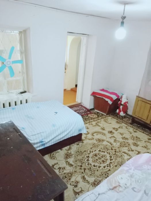 Sirdaryo shahar sentrda uy sotiladi