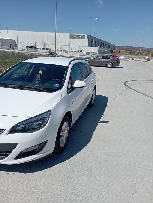 Vând Opel Astra j 2016