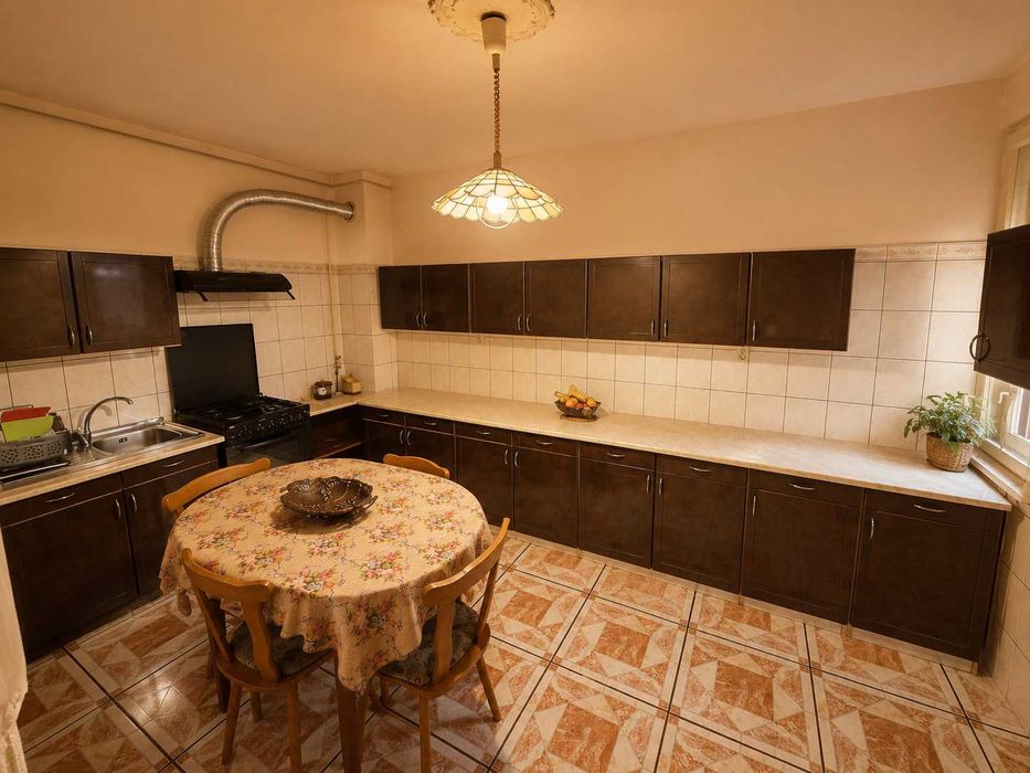 Casa de vanzare in oras Hunedoara (D+P), 541 mp, str.T. Vladimirescu, zona Chizid ( reper:Spitalul Municipal-Botul Calului-Piata Obor )