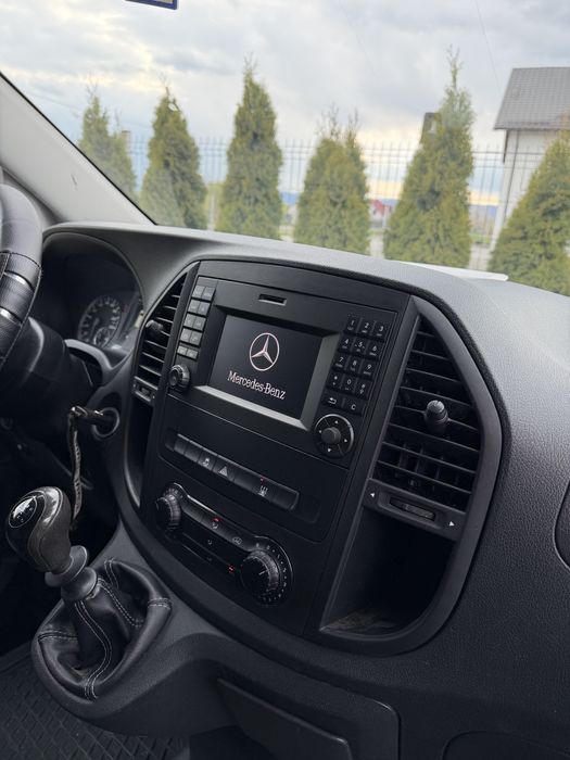 Mercedes Vito-2017-116 Cdi //2.2  163 cai//Webasto/ Ac/ navi/ Bt/ comenzi volan/ cârlig/ 3 locuri/ dubă/ Autoutilitară