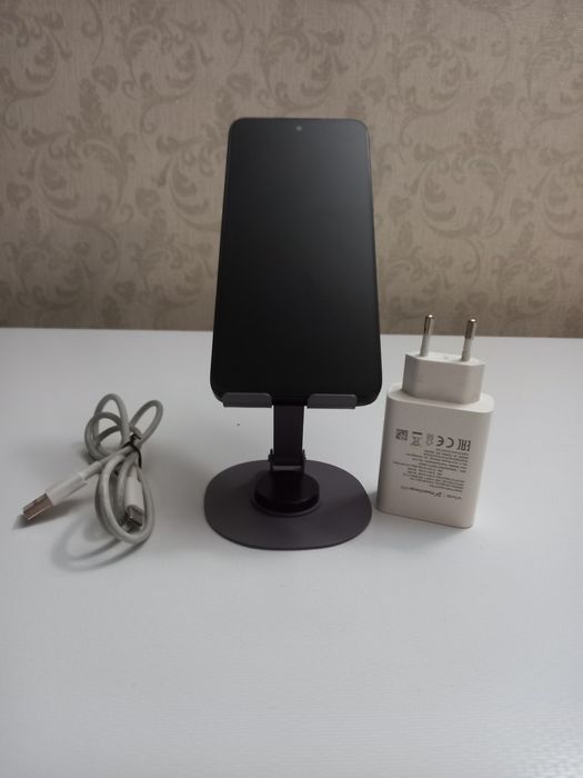 Телефон Xiaomi Redmi 12