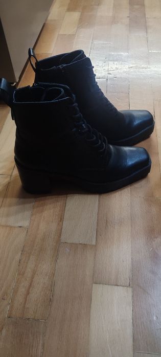 Зимни боти от Mercari