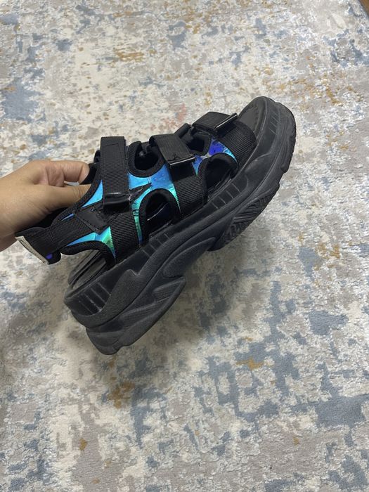 Женские сандали