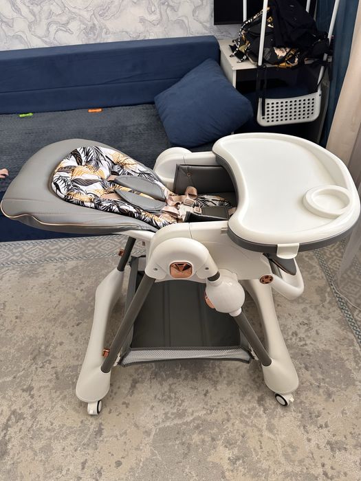 Детский стульчик для кормления