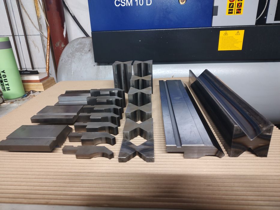 Prisme si cutite abkant