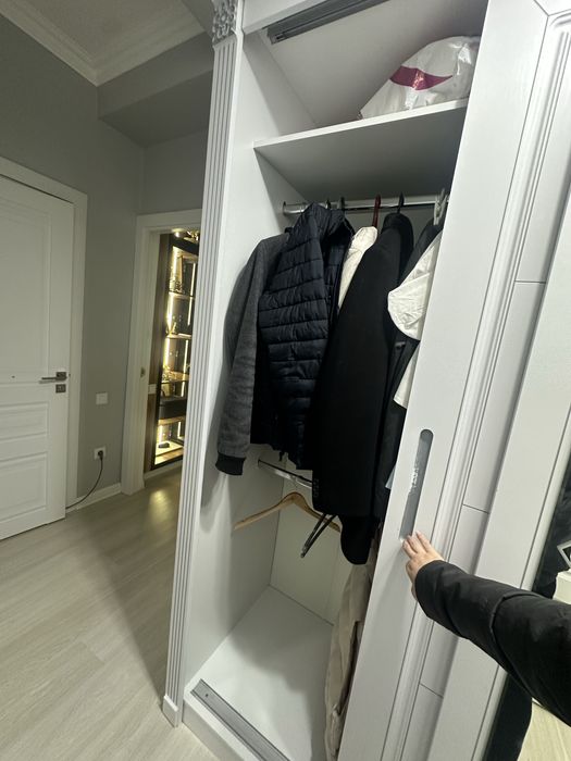 Шкаф большой вместительный