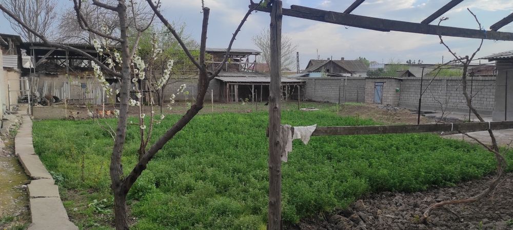 Уй сотилади, Достобод шахрида